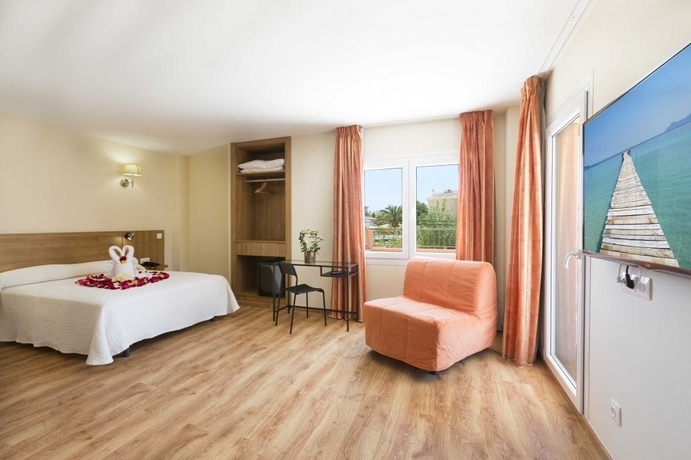Imagen de la habitación del Hotel Santa Ponsa Pins. Foto 7