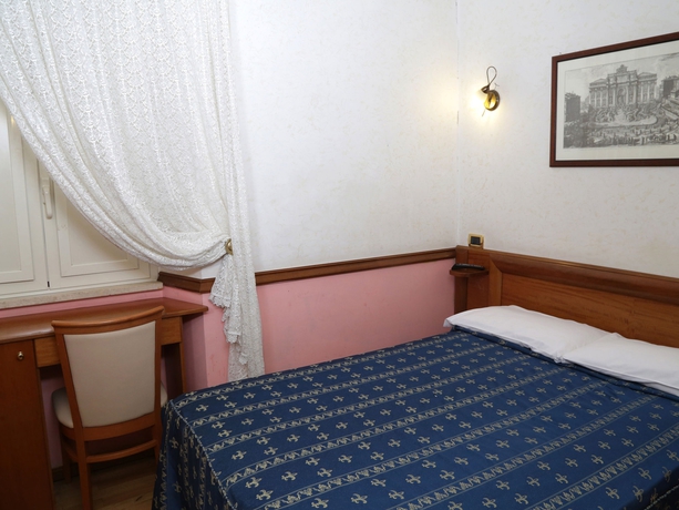 Imagen de la habitación del Hotel Santa Prassede. Foto 16