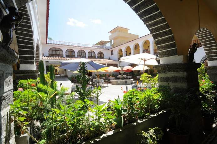 Imagen de los exteriores del Hotel Santa Rosa, Ayacucho. Foto 9