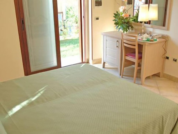 Imagen de la habitación del Hotel Santa Rosa, Sangineto Lido. Foto 12
