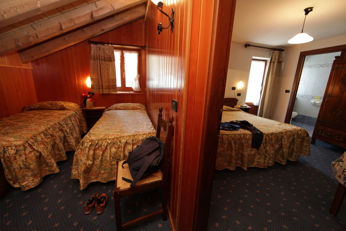 Imagen de la habitación del Hotel Santa San. Foto 3