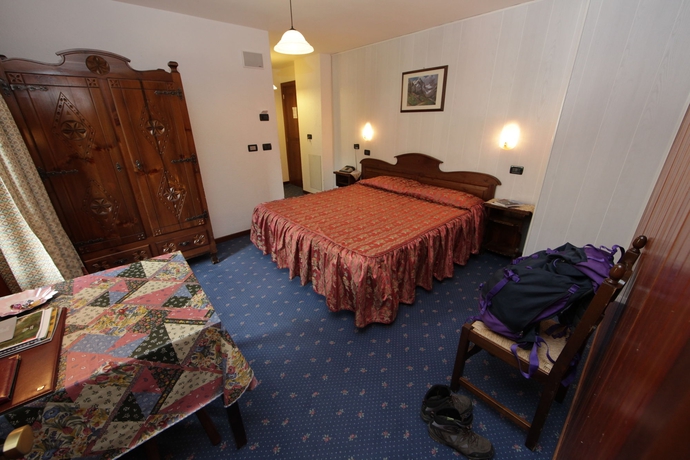 Imagen de la habitación del Hotel Santa San. Foto 4