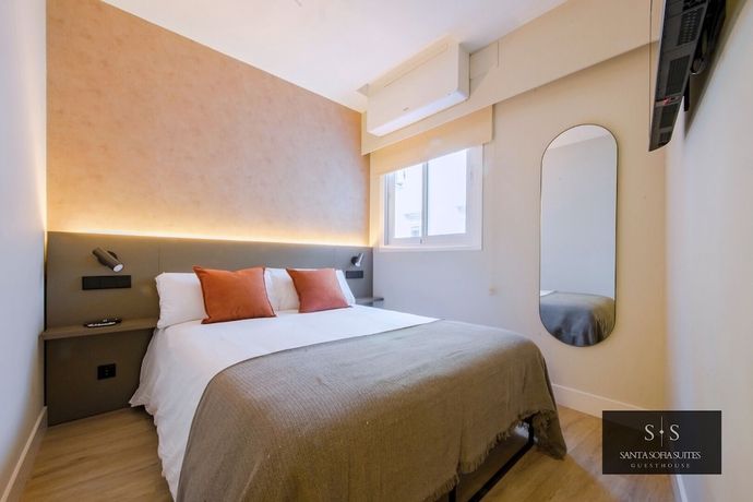 Imagen de la habitación del Hotel Santa Sofia Suites. Foto 2