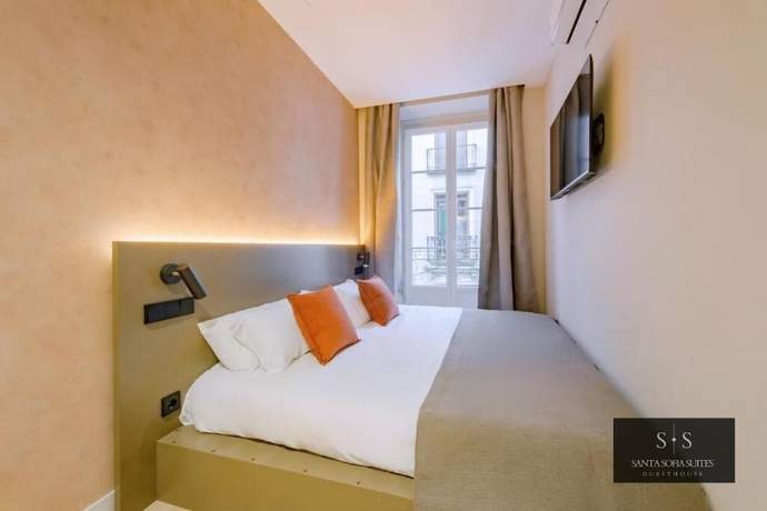 Imagen de la habitación del Hotel Santa Sofia Suites. Foto 4
