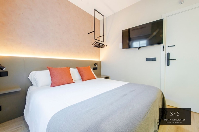 Imagen de la habitación del Hotel Santa Sofia Suites. Foto 9