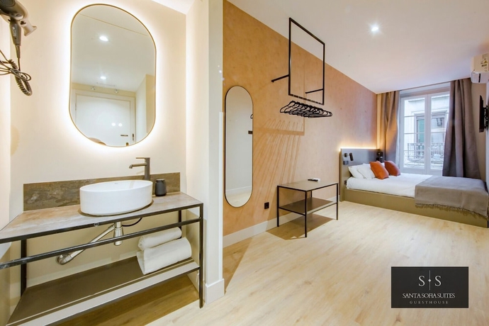 Imagen de la habitación del Hotel Santa Sofia Suites. Foto 10