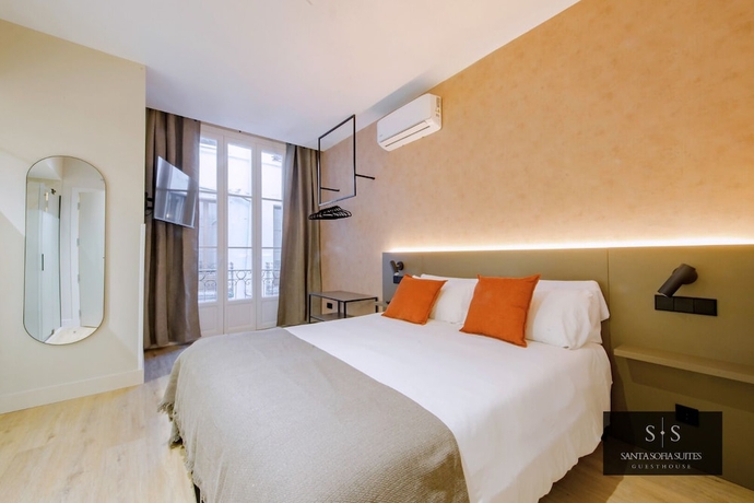 Imagen de la habitación del Hotel Santa Sofia Suites. Foto 13