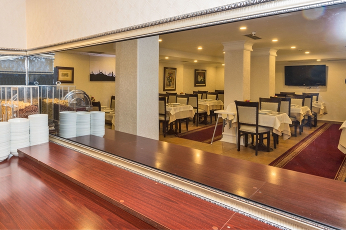 Imagen del bar/restaurante del Hotel Santa Sophia. Foto 2