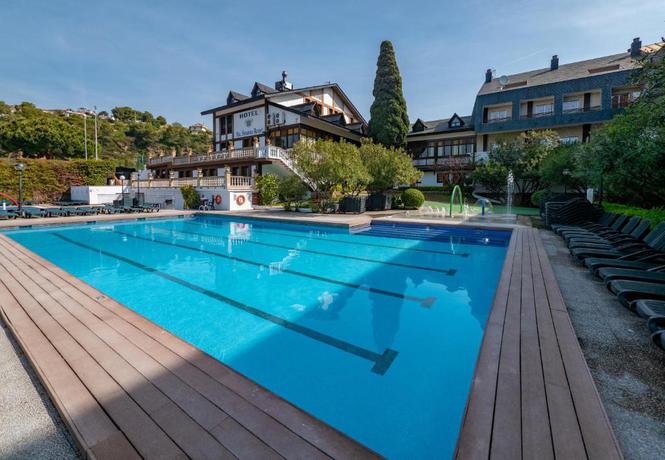 Imagen de la piscina del Hotel Santa Susanna Resort. Foto 11