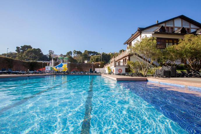 Imagen de la piscina del Hotel Santa Susanna Resort. Foto 14