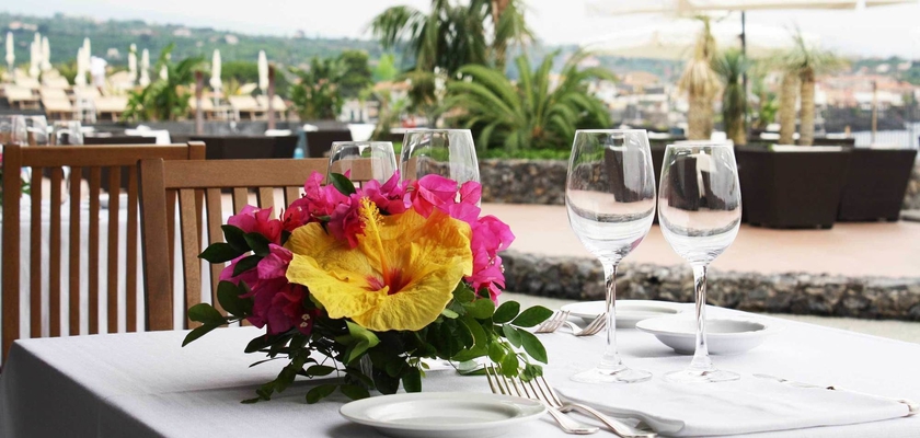 Imagen del bar/restaurante del Hotel Santa Tecla Palace. Foto 3