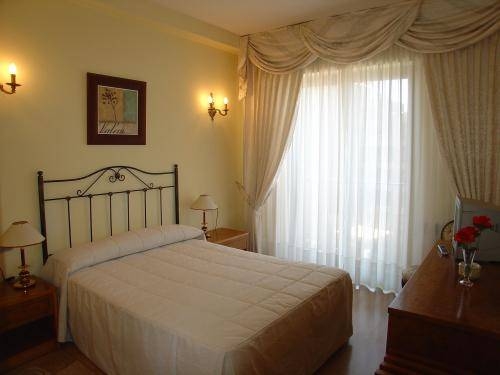 Imagen de la habitación del Hotel Santa Teresa, Ávila. Foto 12