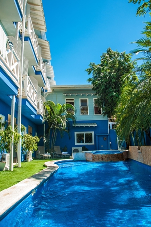 Imagen de la piscina del Hotel Santa Teresa By The Beach. Foto 15