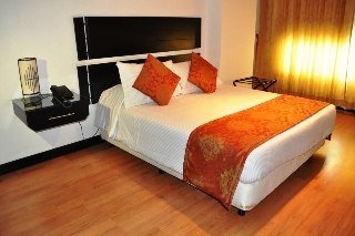 Imagen de la habitación del Hotel Santafe Real. Foto 5