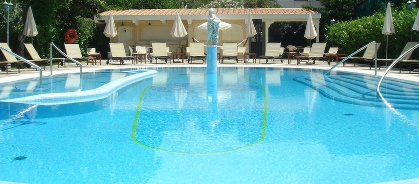 Imagen de la piscina del Hotel Sant'agata. Foto 19