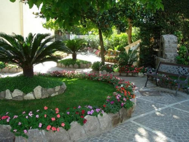 Imagen de los exteriores del Hotel Sant'agata. Foto 16