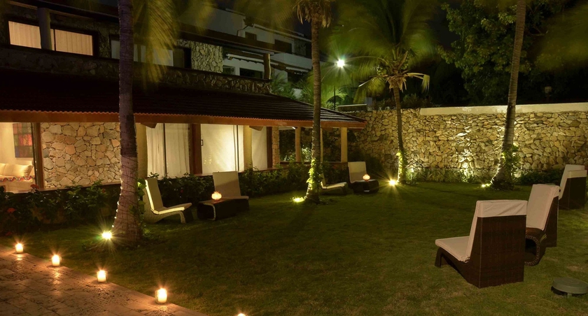 Imagen de los exteriores del Hotel Santamar&iacute;a Del Mar. Foto 12
