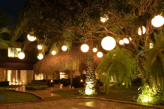 Imagen de los exteriores del Hotel Santamar&iacute;a Del Mar. Foto 14