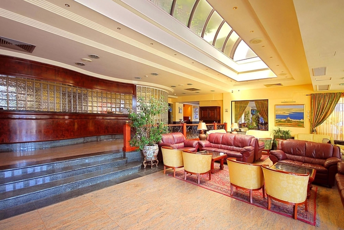 Imagen de los interiores del Hotel Santana. Foto 15