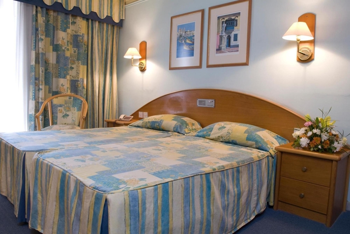 Imagen de la habitación del Hotel Santana. Foto 11