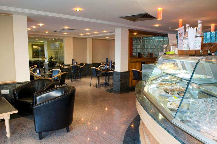 Imagen del bar/restaurante del Hotel Santana, QAWRA. Foto 2