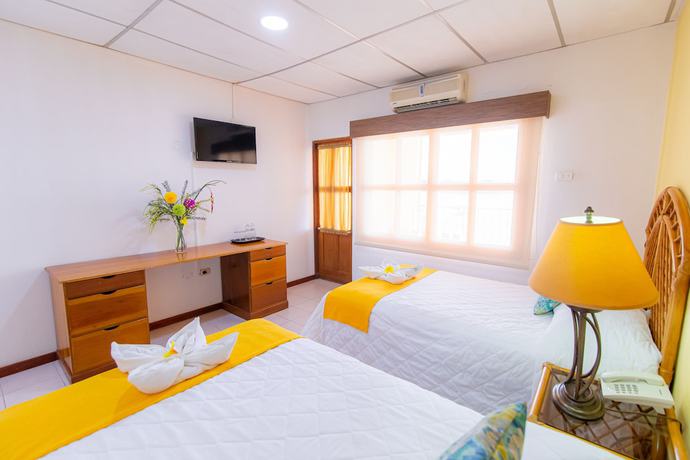 Imagen de la habitación del Hotel Santana, San Miguel. Foto 6