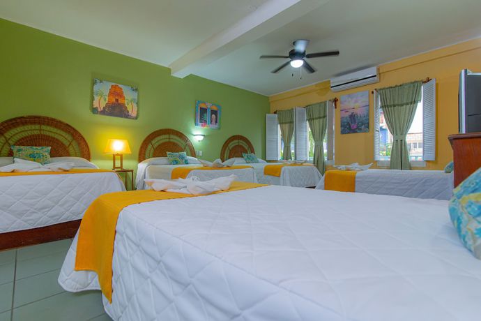 Imagen de la habitación del Hotel Santana, San Miguel. Foto 8