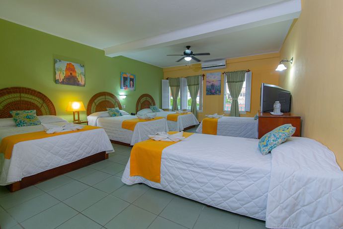 Imagen de la habitación del Hotel Santana, San Miguel. Foto 9