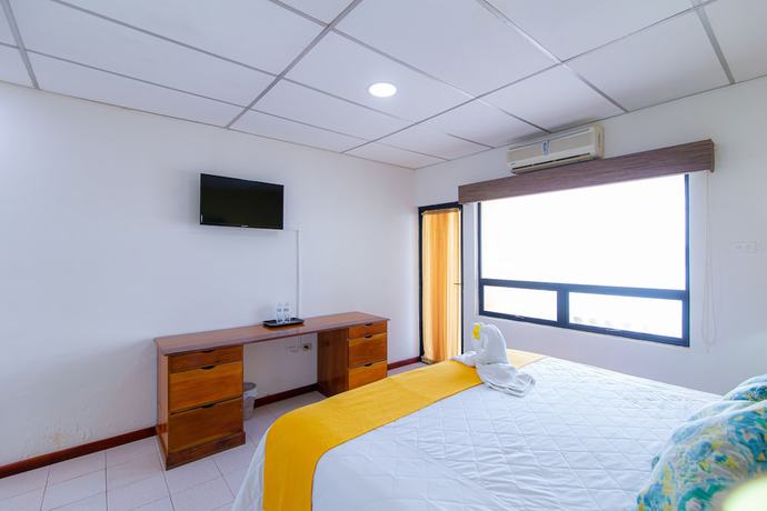 Imagen de la habitación del Hotel Santana, San Miguel. Foto 12