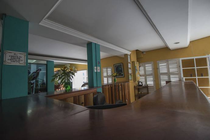 Imagen de los interiores del Hotel Santana, San Miguel. Foto 20