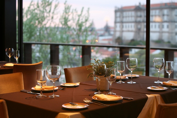 Imagen del bar/restaurante del Hotel Santana and Spa. Foto 5