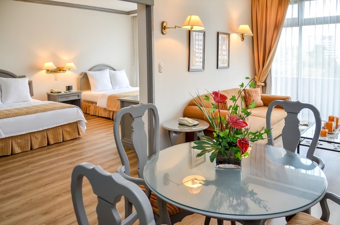 Imagen de la habitación del Hotel Santander Plaza. Foto 7