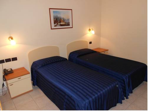Imagen de la habitación del Hotel Santangelo. Foto 8