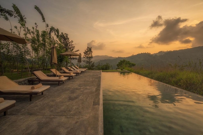Imagen de la piscina del Hotel Santani Wellness Resort and Spa. Foto 17