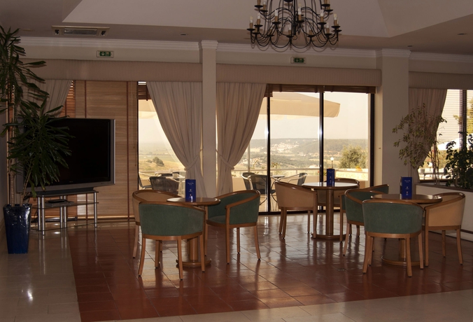 Imagen de los interiores del Hotel Santarem. Foto 8