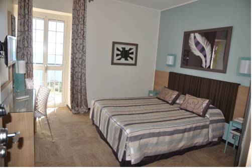 Imagen de la habitación del Hotel Santateresa. Foto 15