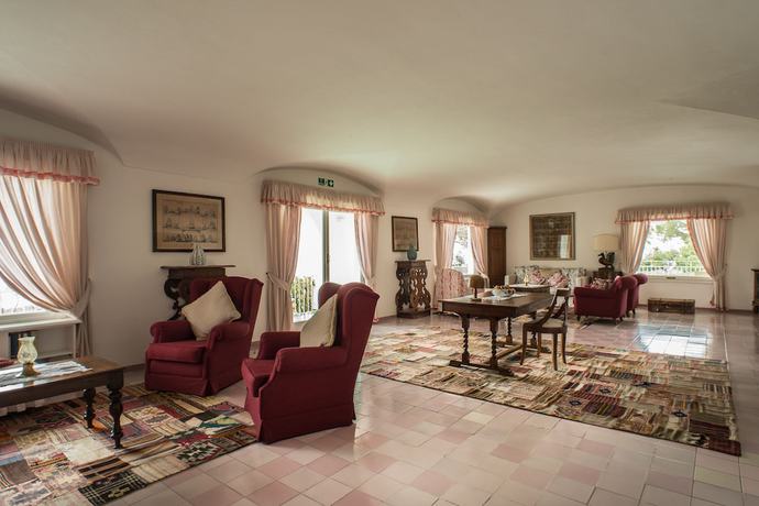 Imagen de los interiores del Hotel Santavenere. Foto 19