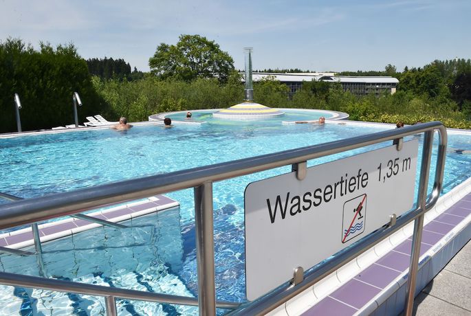 Imagen de la piscina del Hotel Sant&eacute; Royale and Gesundheitsresort. Foto 17