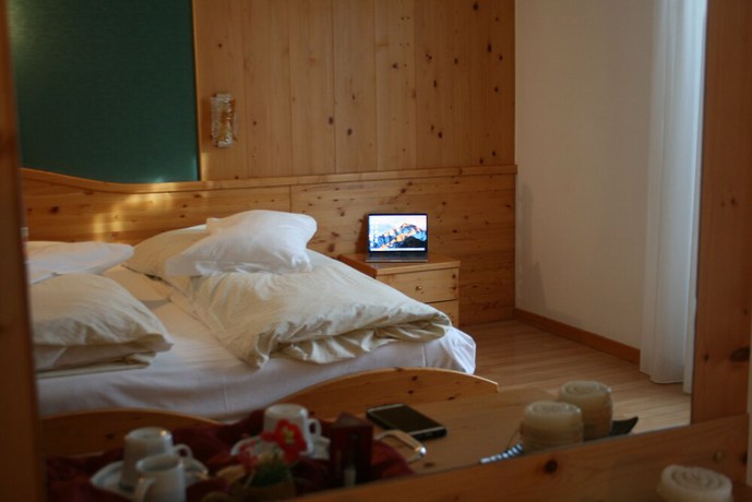 Imagen de la habitación del Hotel Santellina. Foto 6