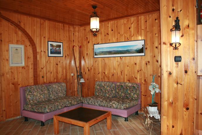 Imagen de los interiores del Hotel Santellina. Foto 14