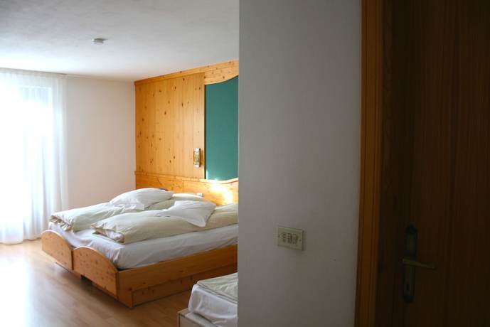 Imagen de la habitación del Hotel Santellina. Foto 10