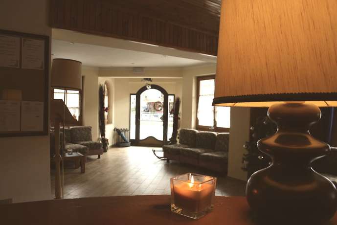 Imagen de los interiores del Hotel Santellina. Foto 19