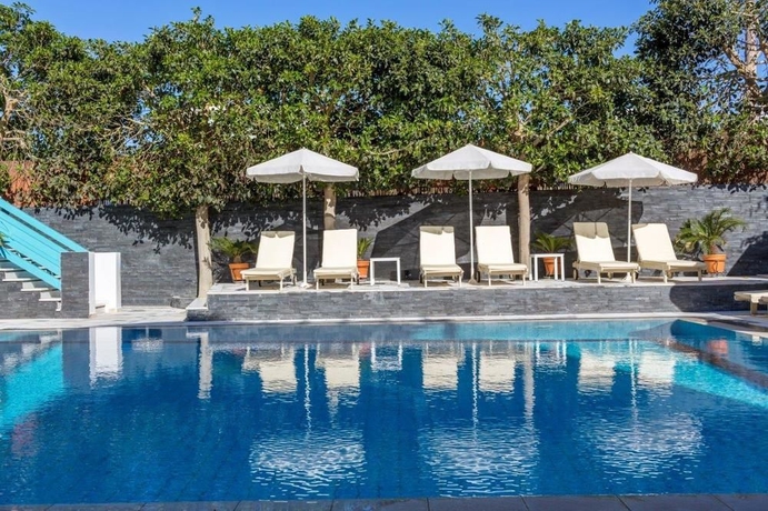 Imagen de la piscina del Hotel Santellini. Foto 13