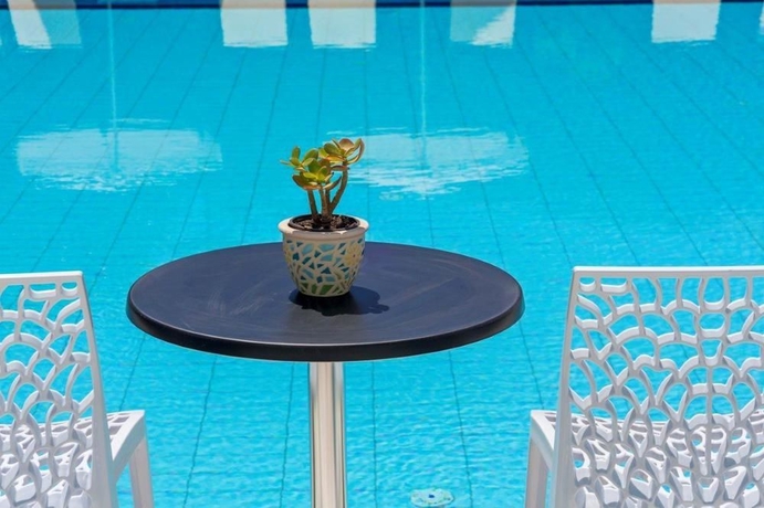 Imagen de los exteriores del Hotel Santellini. Foto 8