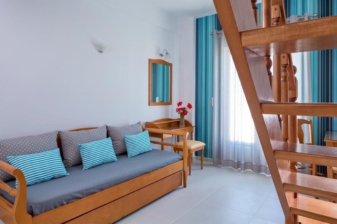 Imagen de los interiores del Hotel Santellini. Foto 11