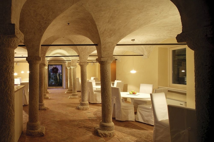 Imagen de los interiores del Hotel Santellone Resort. Foto 5