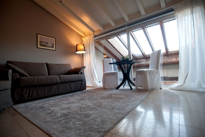 Imagen de los interiores del Hotel Santellone Resort. Foto 6