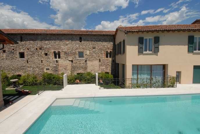 Imagen de la piscina del Hotel Santellone Resort. Foto 7