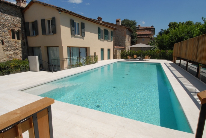 Imagen de la piscina del Hotel Santellone Resort. Foto 8