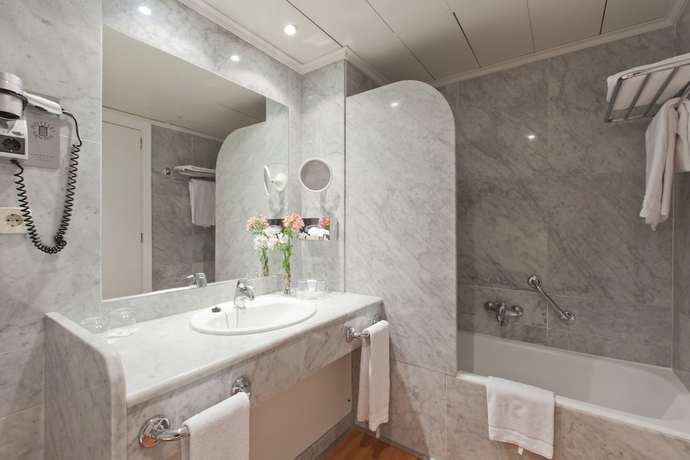 Imagen de la habitación del Hotel Santemar. Foto 5